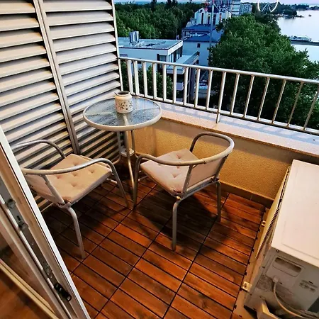 Club218 Vizparti Wellness Apartman