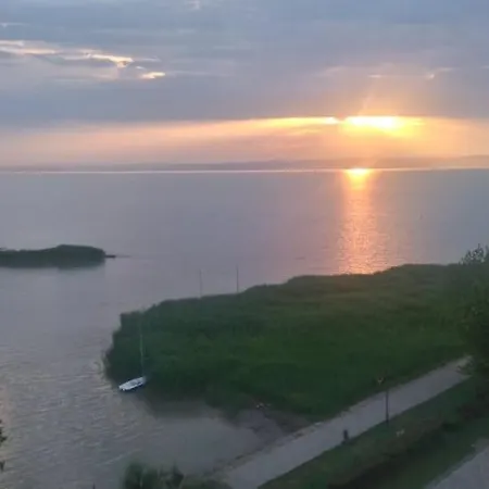 Club218 Vizparti Wellness Apartman *