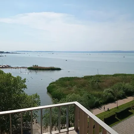 Club218 Vizparti Wellness Apartman Apartment *