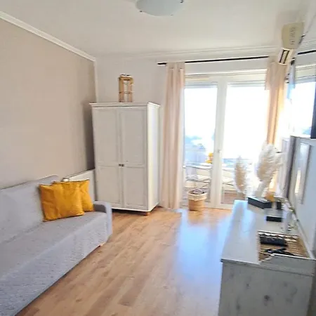 Club218 Vizparti Wellness Lägenhet *